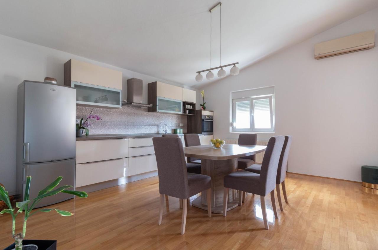 Modern Apartment Sara-Near The Beach Privlaka  Ngoại thất bức ảnh